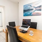 Business Friendly & Spacious 2Br Home - Perfectly Located For Working In Swansea