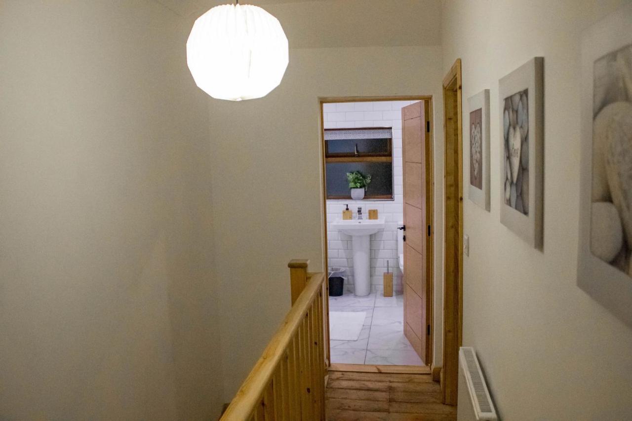 Holiday home Business Friendly & Spacious 2br - Perfectly Located For Working In Swansea
