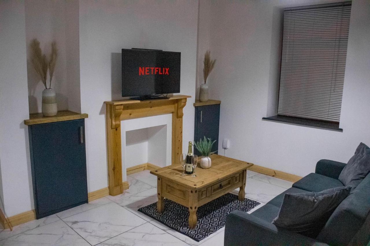Business Friendly & Spacious 2br - Perfectly Located For Working In