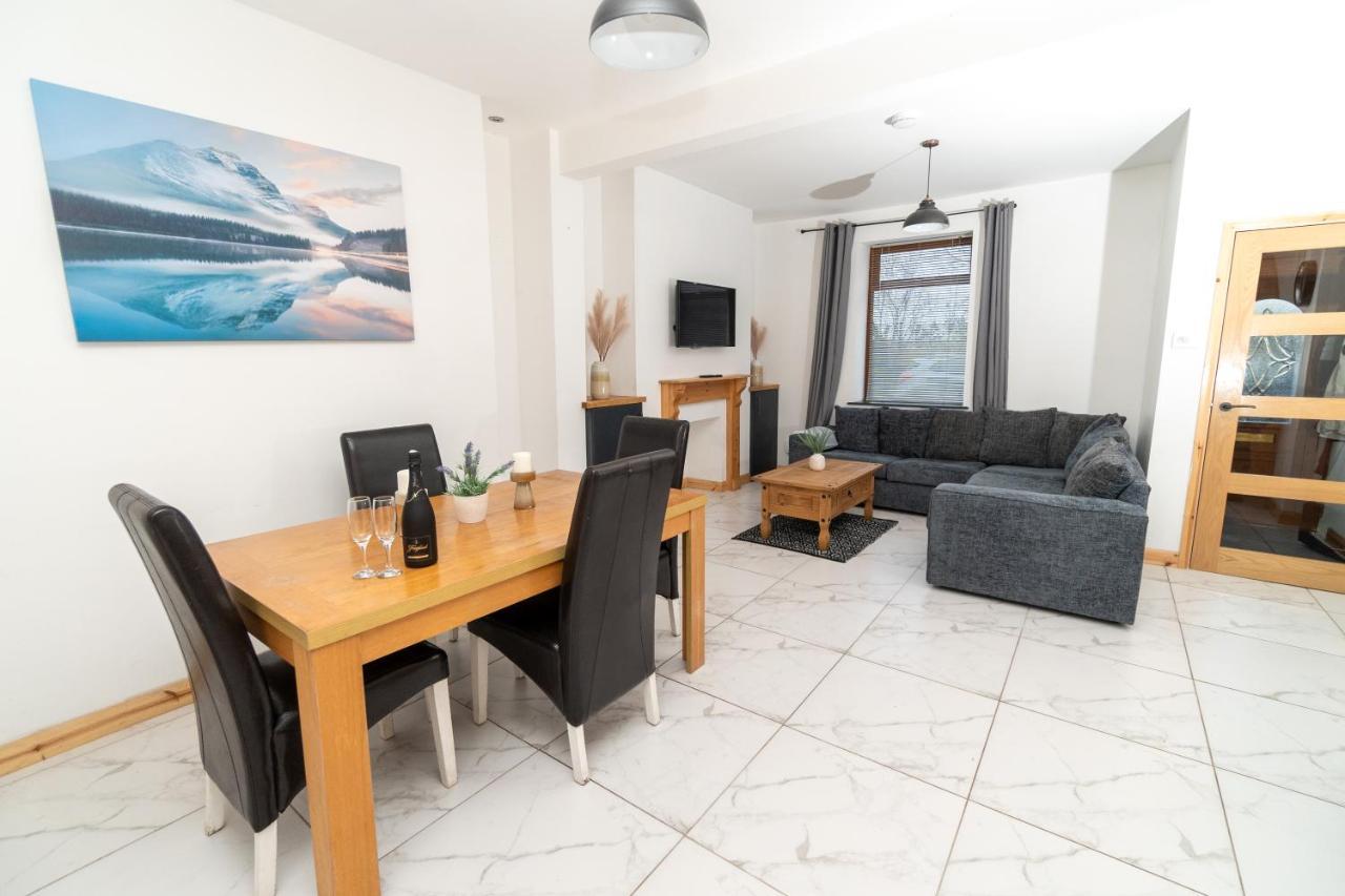 Business Friendly & Spacious 2br - Perfectly Located For Working In *