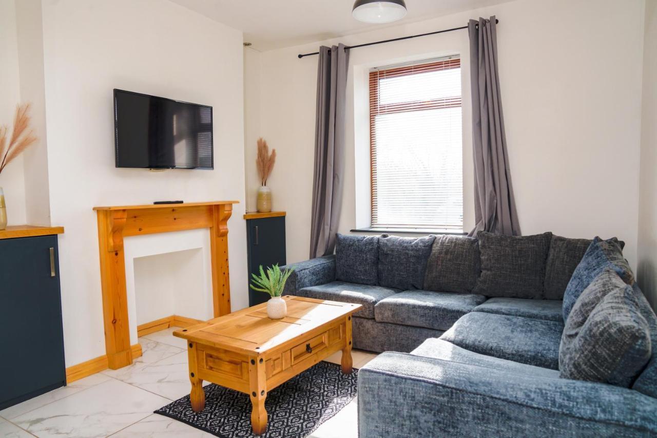 Business Friendly & Spacious 2br - Perfectly Located For Working In